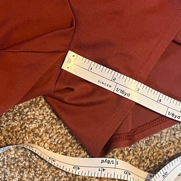 Under Armour Women's Velocity Obscura Athleisure T shirt & short Set. Size Small - Picture 9 of 10